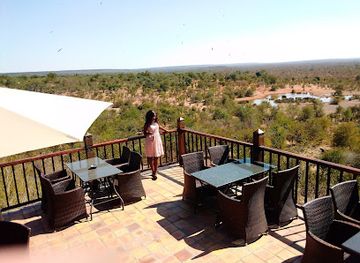 zambia/sioma-ngwezi-national-park/restaurant/makuwa-kuwa-restaurant