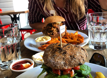 latvia/riga/agenskalns/restaurant/street-burgers-meza