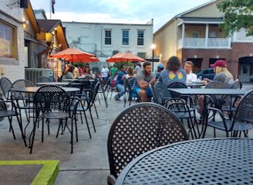 alabama/auburn/restaurant/little-italy-pizzeria