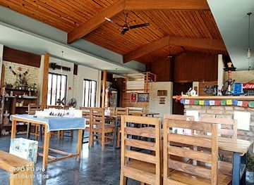 nepal/chitwan-national-park/restaurant/friends-cafe