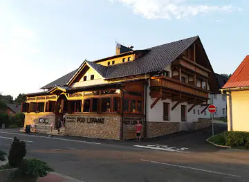 Restaurace a penzion Pod Lípami