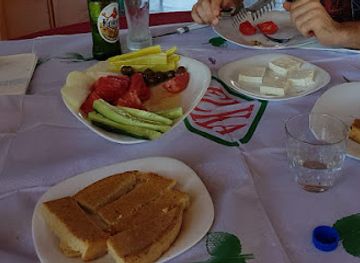 albania/lezhe/restaurant/fisherman-s-island