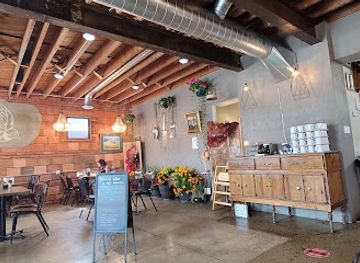 wyoming/natrona-county/restaurant/the-bluebird-at-the-historic-cheese-barrel
