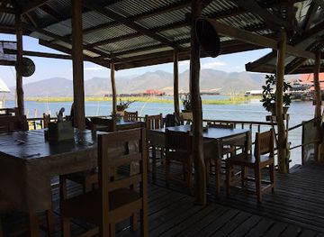 myanmar-burma/inle-lake/restaurant/shwe-yaung-inn