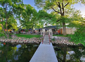 minnesota/otter-tail-lakes-country/restaurant/zorbaz