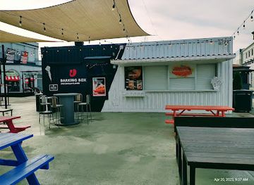 kentucky/newport/restaurant/barking-box