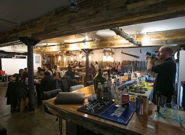 chile/puerto-natales/restaurant/the-singing-lamb-bar