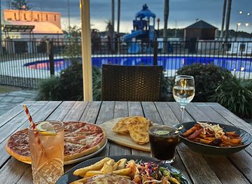 australia/mid-north-coast/restaurant/on-the-edge-waterfront-restaurant