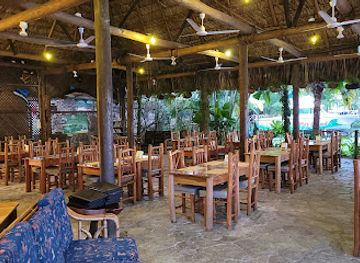 guatemala/rio-dulce/restaurant/mar-restaurant