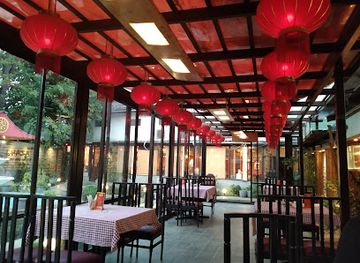 india/kashmir-great-lakes/restaurant/lhasa