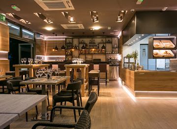 hungary/transdanubia/restaurant/maurus-etterem-es-borbar