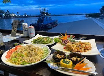 vietnam/phu-quoc/restaurant/hai-san-dong-tom-hum-lobster-cave-seafood