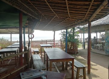 bangladesh/cox-s-bazar/marine-drive/restaurant/mag-darin-seafood-restaurant-kids-entertainment