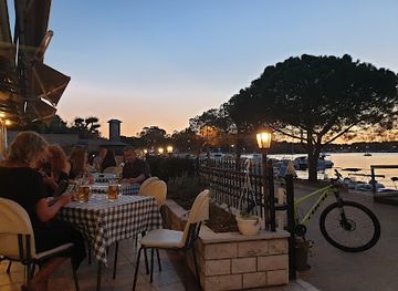 croatia/pula/restaurant/restaurant-zlatna-vrata
