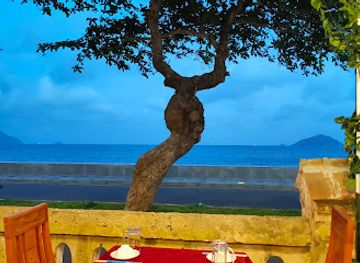 vietnam/con-dao-islands/restaurant/nha-hang-pho-bien