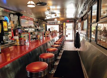 new-hampshire/southern-new-hampshire/restaurant/red-arrow-diner