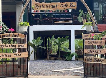 vietnam/phong-nha-ke-bang-national-park/restaurant/lotus-restaurant-phong-nha