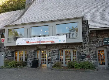 Multnomah Falls Lodge