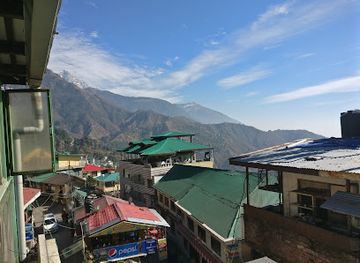 india/mcleodganj/restaurant/the-clay-oven-restaurant