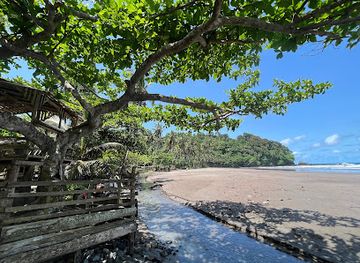 sao-tome-and-principe/praia-piscina/restaurant/coconut-s-bar