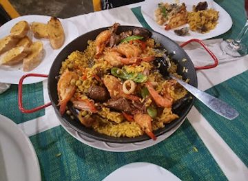 el-salvador/western-region/restaurant/a-fuego-lento-la-casa-de-las-paellas