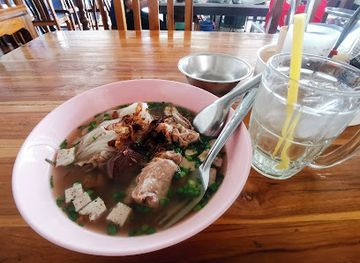 thailand/ubon-ratchathani/restaurant/pakmor-robot