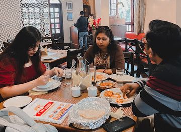 india/darjeeling/restaurant/cinnamon-restaurant-best-restaurant-best-budget-hotel-best-bengali-food-restaurant