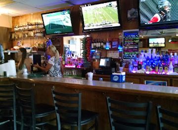 illinois/waukegan/restaurant/tr-s-front-row-on-greenwood