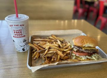 tennessee/brentwood/restaurant/mooyah-burgers-fries-shakes