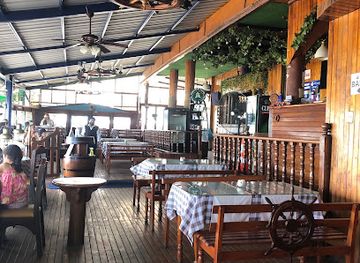 ecuador/salinas/restaurant/mar-y-tierra