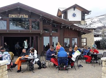 colorado/vail/restaurant/express-lift-bar