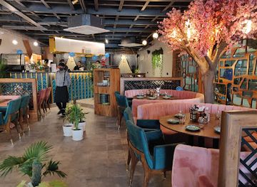 india/mumbai/juhu/restaurant/thyme-whisk-best-restaurant-in-juhu-pure-veg-restaurant-fine-dine-restaurant
