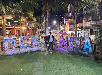 ecuador/montanita-beach/restaurant/the-wave-surf-resto-cafe