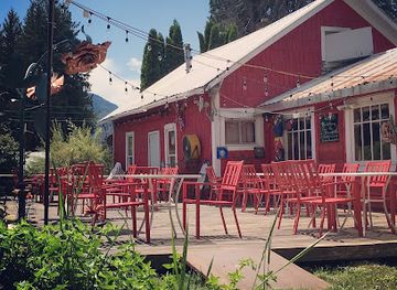 idaho/panhandle/restaurant/squeeze-inn
