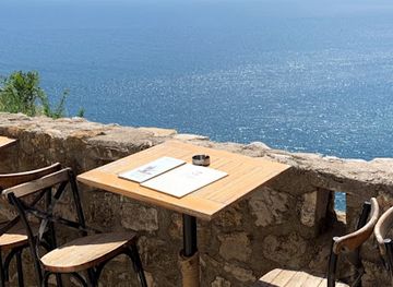 montenegro/ulcinj/restaurant/pirate