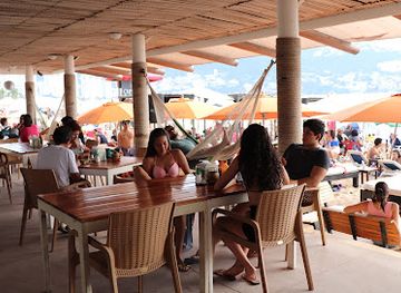 mexico/acapulco/restaurant/playita-santa-lucia-beach-club