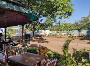 tanzania/mount-kilimanjaro/restaurant/hugo-s-garden-bar-restaurant