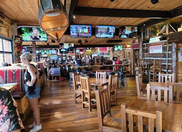 wisconsin/great-river-road/restaurant/two-rivers-lodge-bar-grill