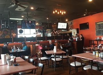 iowa/cedar-rapids/restaurant/daisy-s-garage