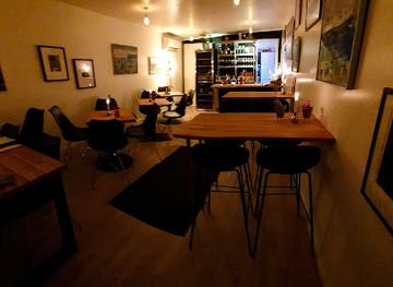 faroe-islands/sorvagur/restaurant/vingarourin