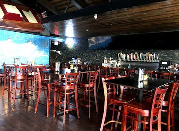 missouri/lake-of-the-ozarks/restaurant/tuckers-shuckers-oysters-tap