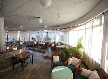 malawi/lilongwe/restaurant/round-and-square-ras