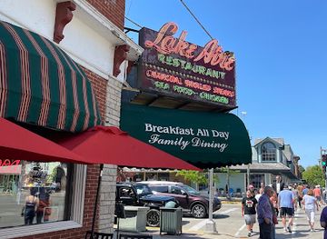 wisconsin/glacial-lake-wisconsin/restaurant/lake-aire-restaurant