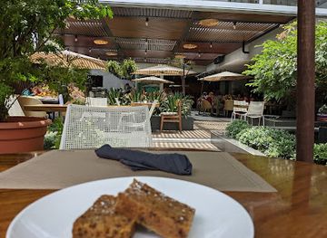 guatemala/pacific-lowlands/restaurant/luka