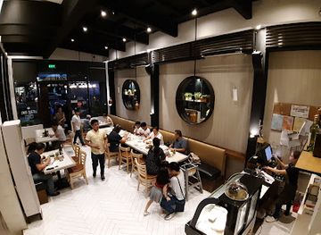 philippines/national-capital-region-ncr/restaurant/lola-cafe-broadway-new-manila