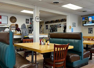 montana/yellowstone-national-park/restaurant/yellowstone-travel-plaza