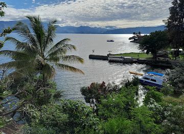 indonesia/lake-toba/restaurant/maruba-restaurant