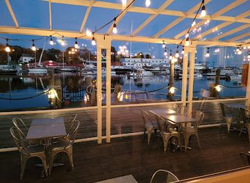 maine/camden/restaurant/peter-ott-s-on-the-water