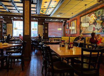 illinois/chain-o-lakes-state-park/restaurant/the-vegas-cafe