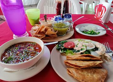 mexico/acapulco/restaurant/julio-s